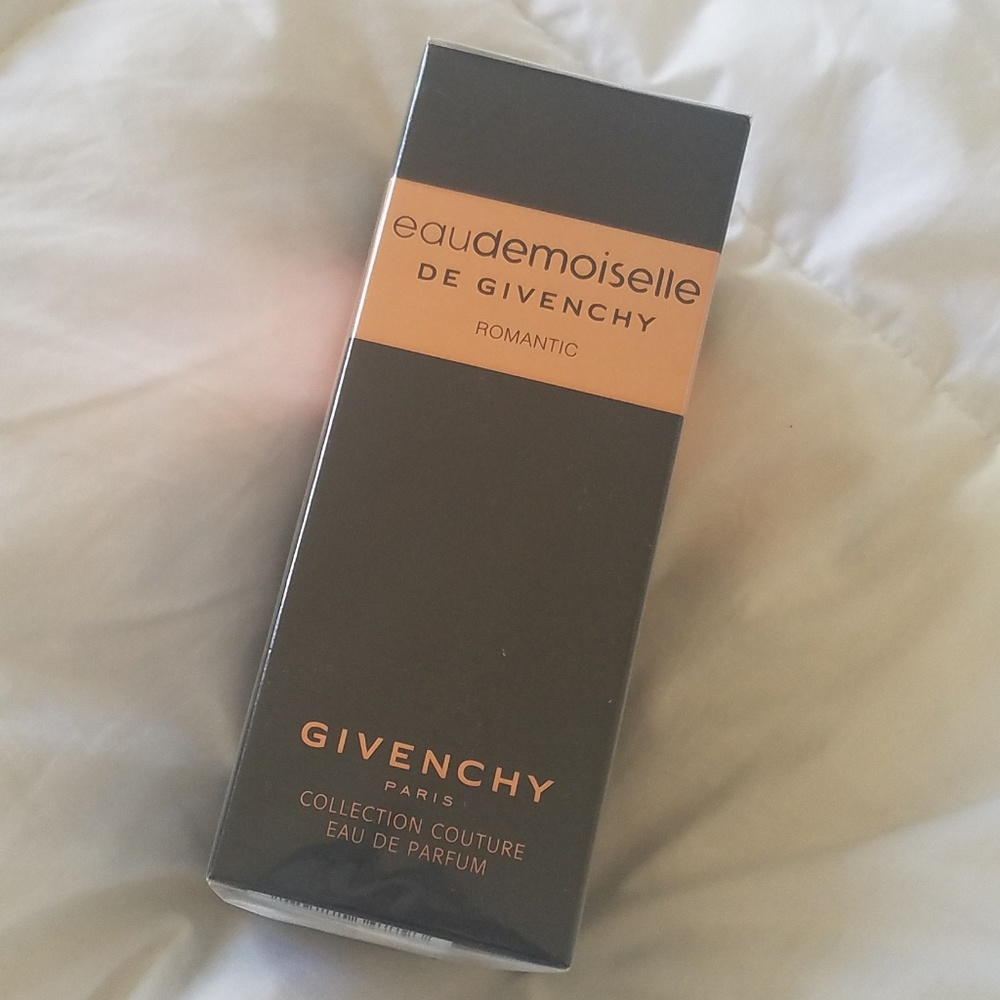 Eaudemoiselle de Givenchy Romantic